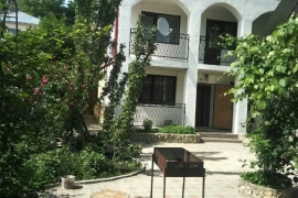 Дом 250 м² на участке 5 сот.