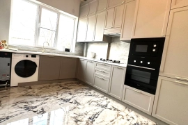 Дом 250 м² на участке 8 сот.