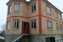 Дом 419 м² на участке 9 сот.